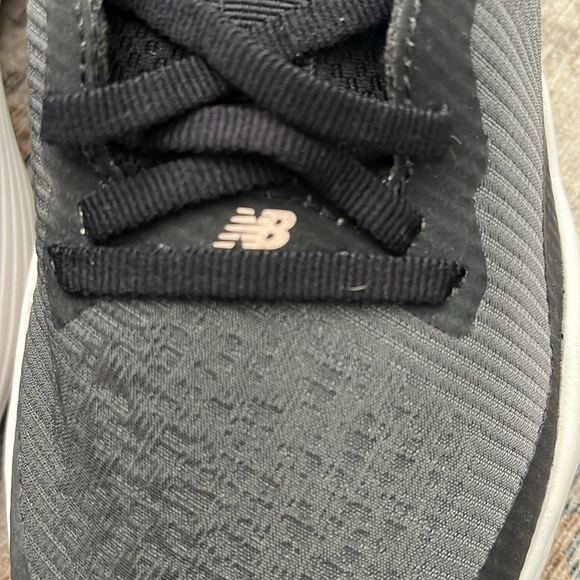 Size 8 Brand New New Balance Sneakers - Picture 4 of 13